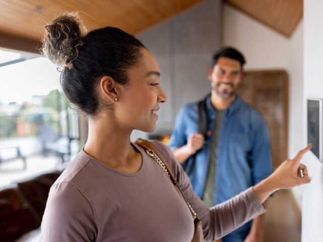 Exploring Wireless Home Security Systems: Pros and Cons